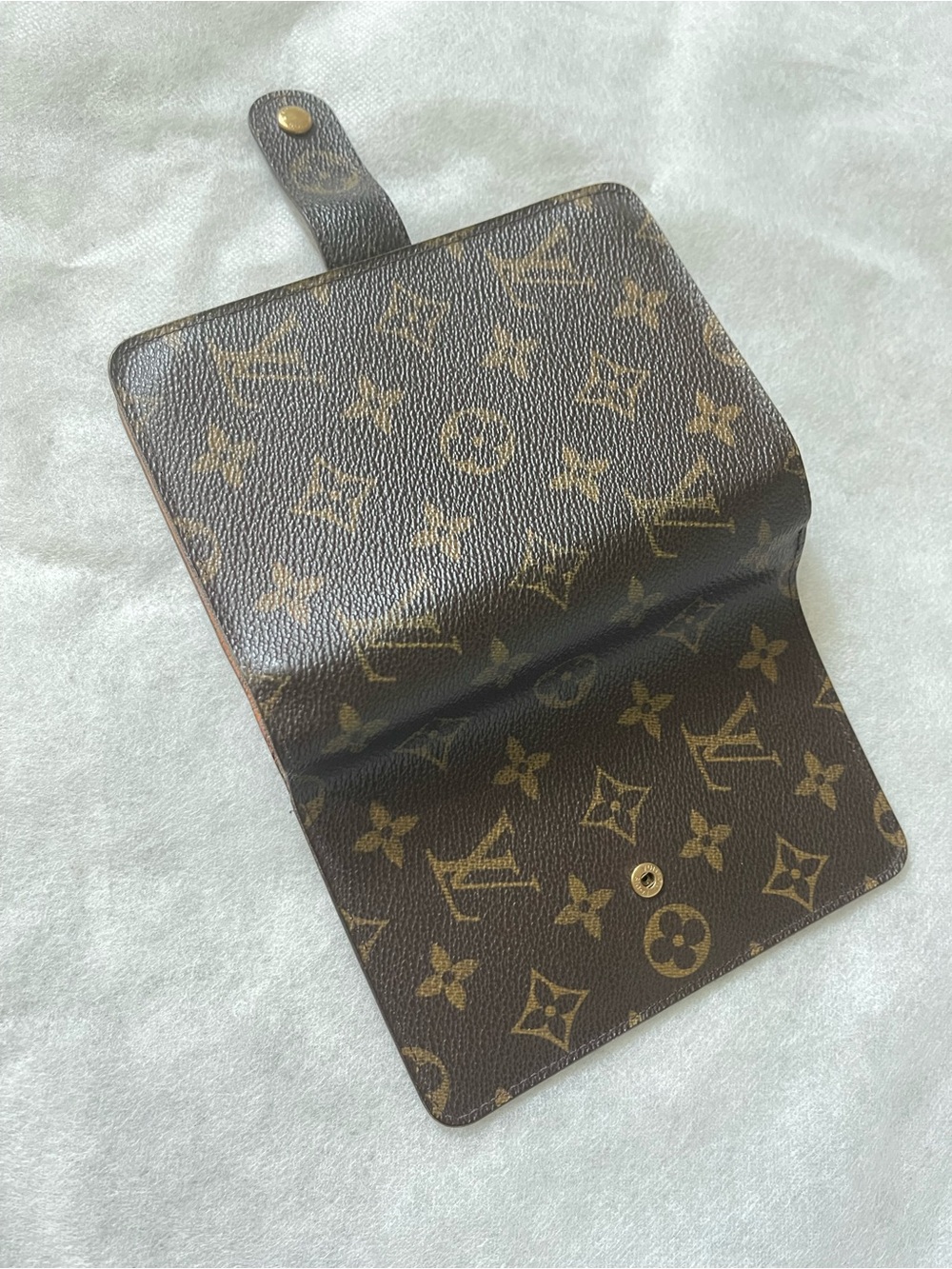 Louis Vuitton Brown Monogram wallet with Gold Hardware - Picture 4 of 8